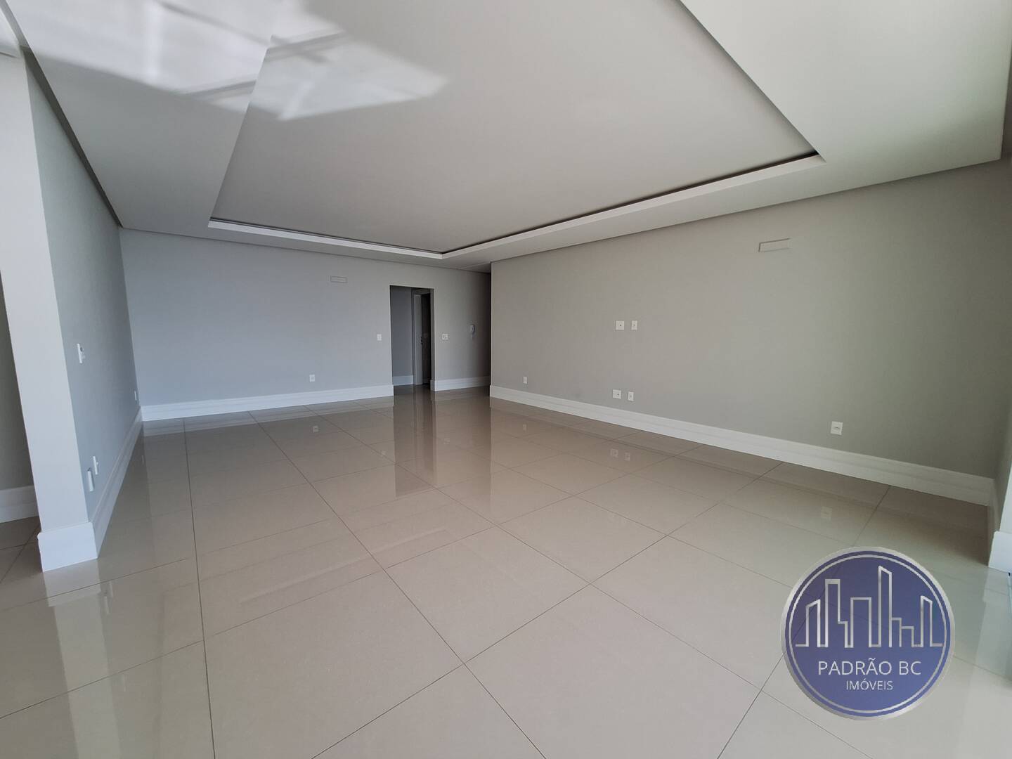 Apartamento para alugar com 4 quartos, 182m² - Foto 5