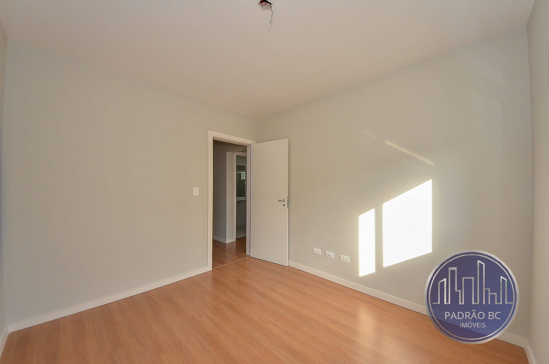 Casa à venda com 3 quartos, 121m² - Foto 3
