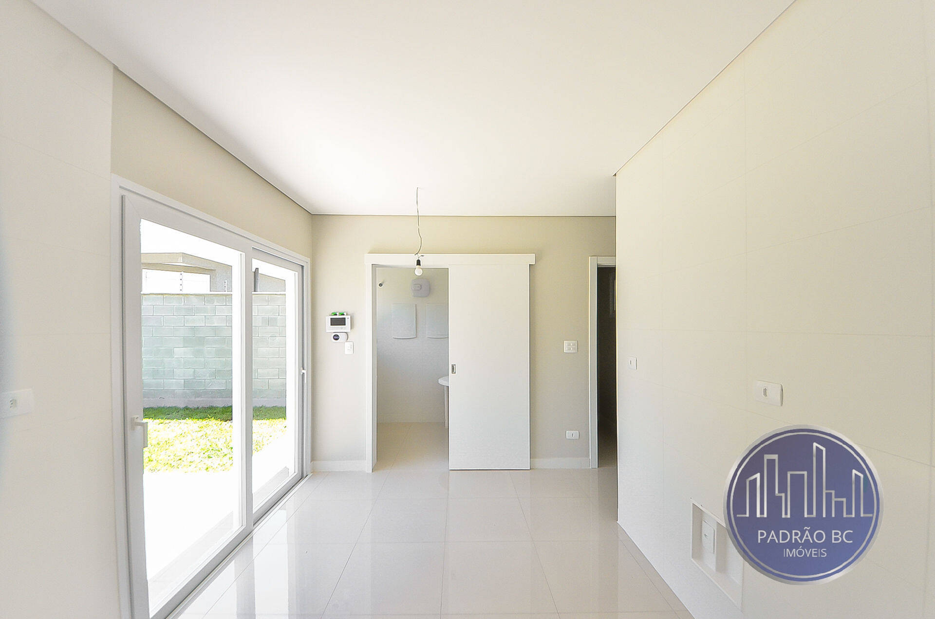 Casa à venda com 3 quartos, 121m² - Foto 13