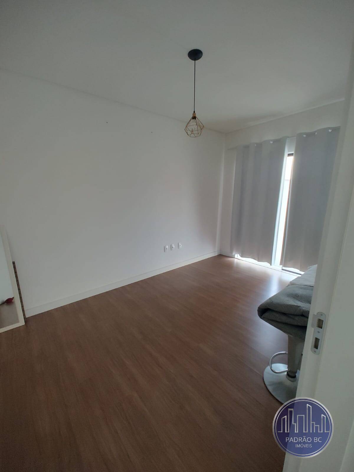 Apartamento à venda com 1 quarto, 171m² - Foto 9