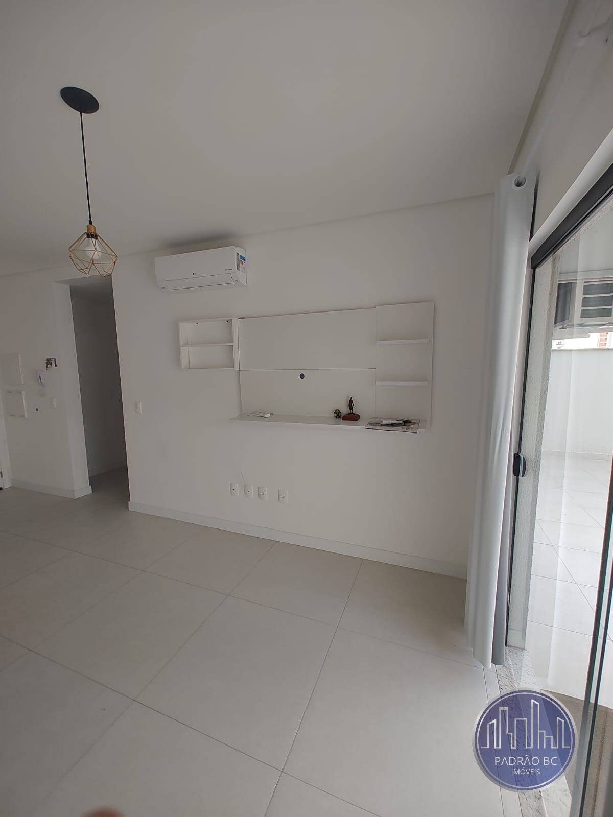 Apartamento à venda com 1 quarto, 171m² - Foto 3