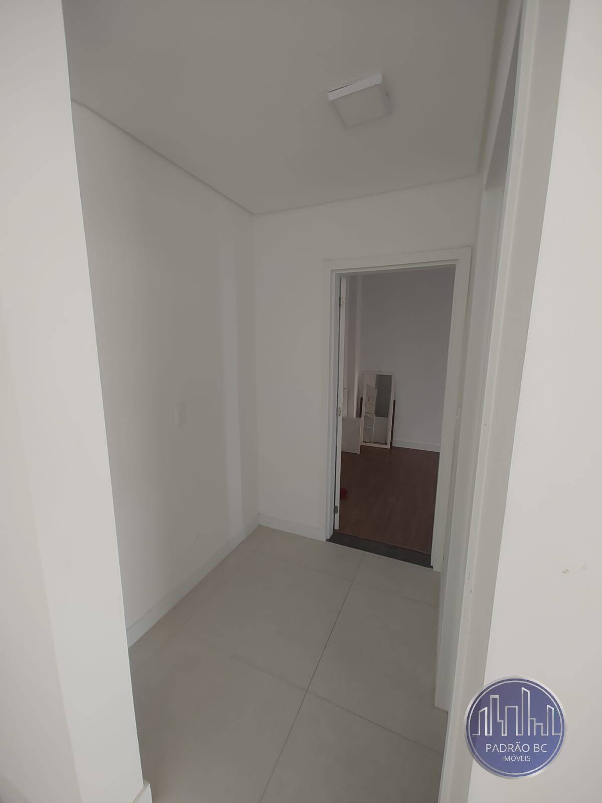 Apartamento à venda com 1 quarto, 171m² - Foto 4